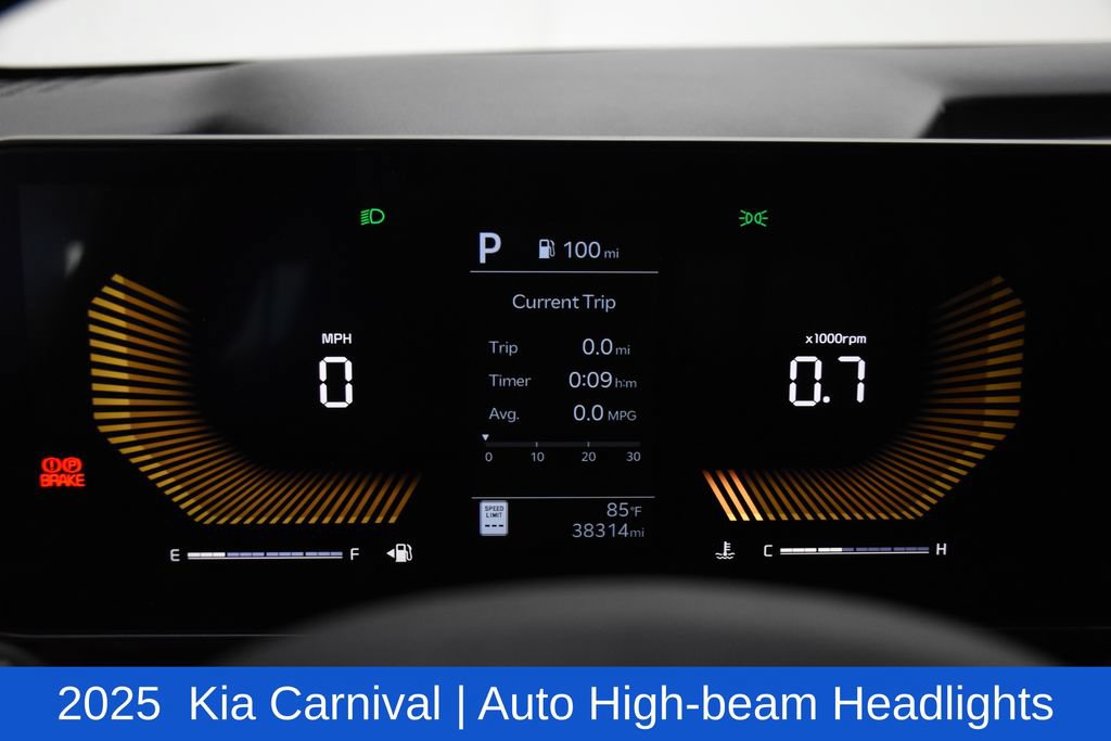 Used 2025 Kia Carnival FWD image 14