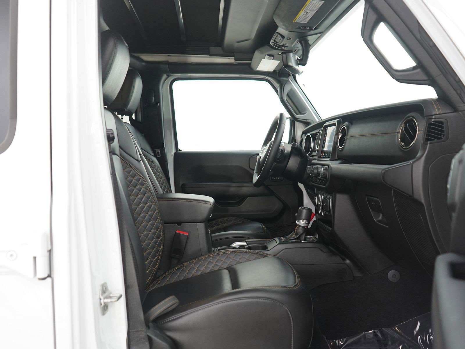 Used 2022 Jeep Wrangler Unlimited Sahara image 11