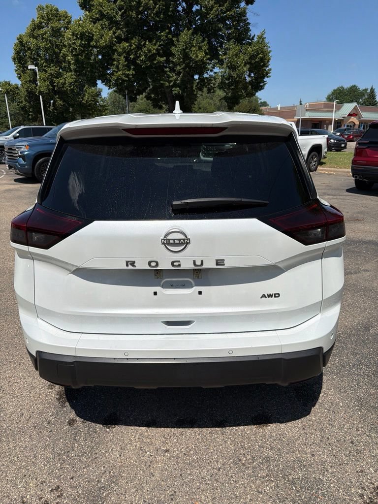 Used 2025 Nissan Rogue SV AWD/4WD image 19