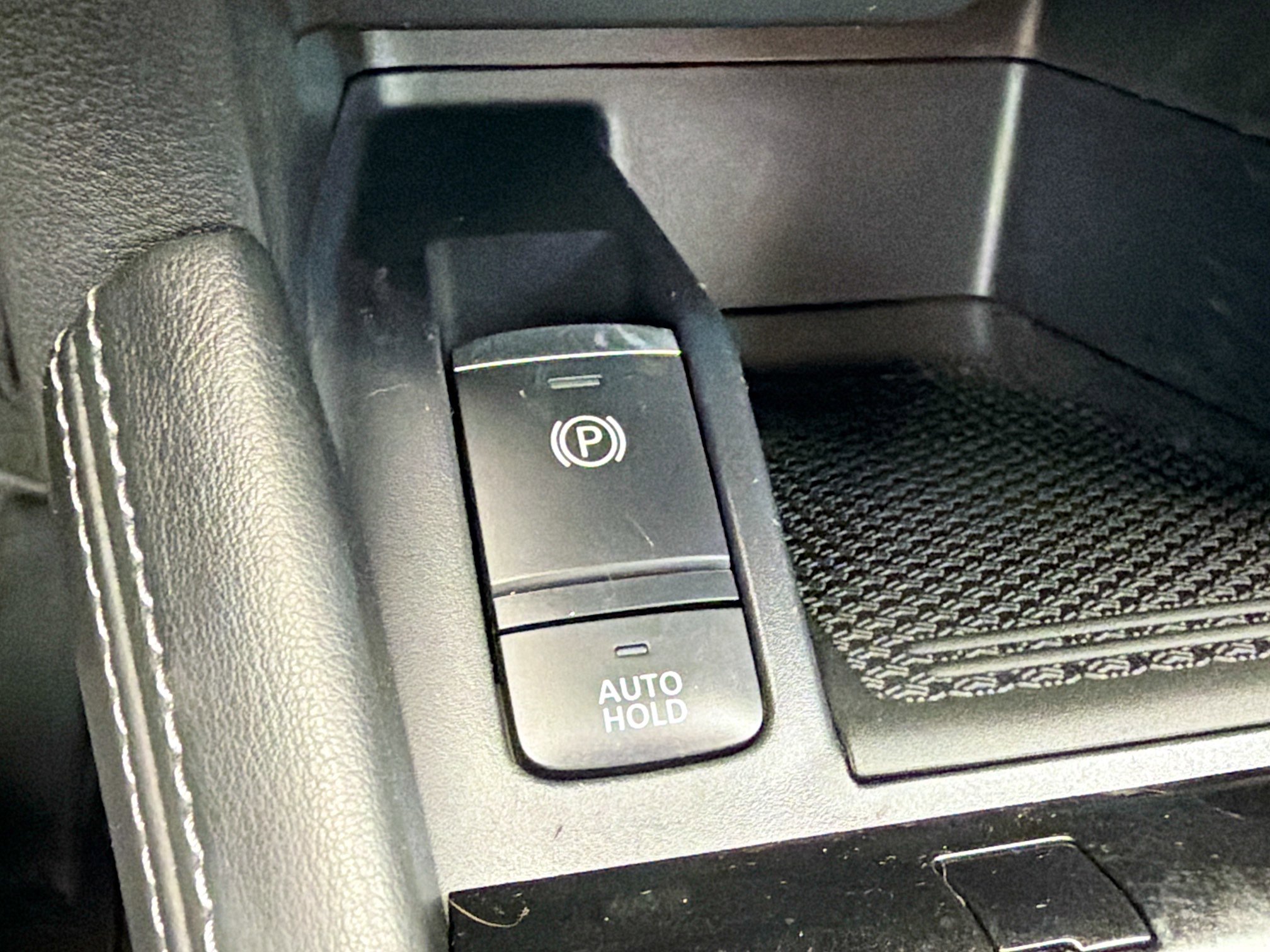 Used 2021 Nissan Kicks SR w/ SR Premium Package image 28