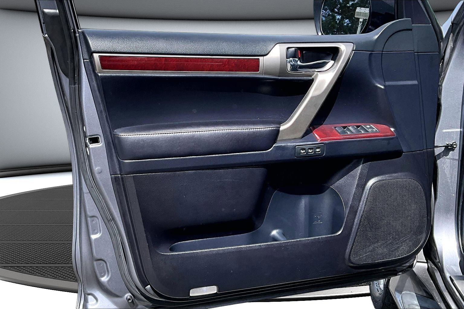 Used 2016 Lexus GX 460 w/ Premium Package AWD/4WD image 19