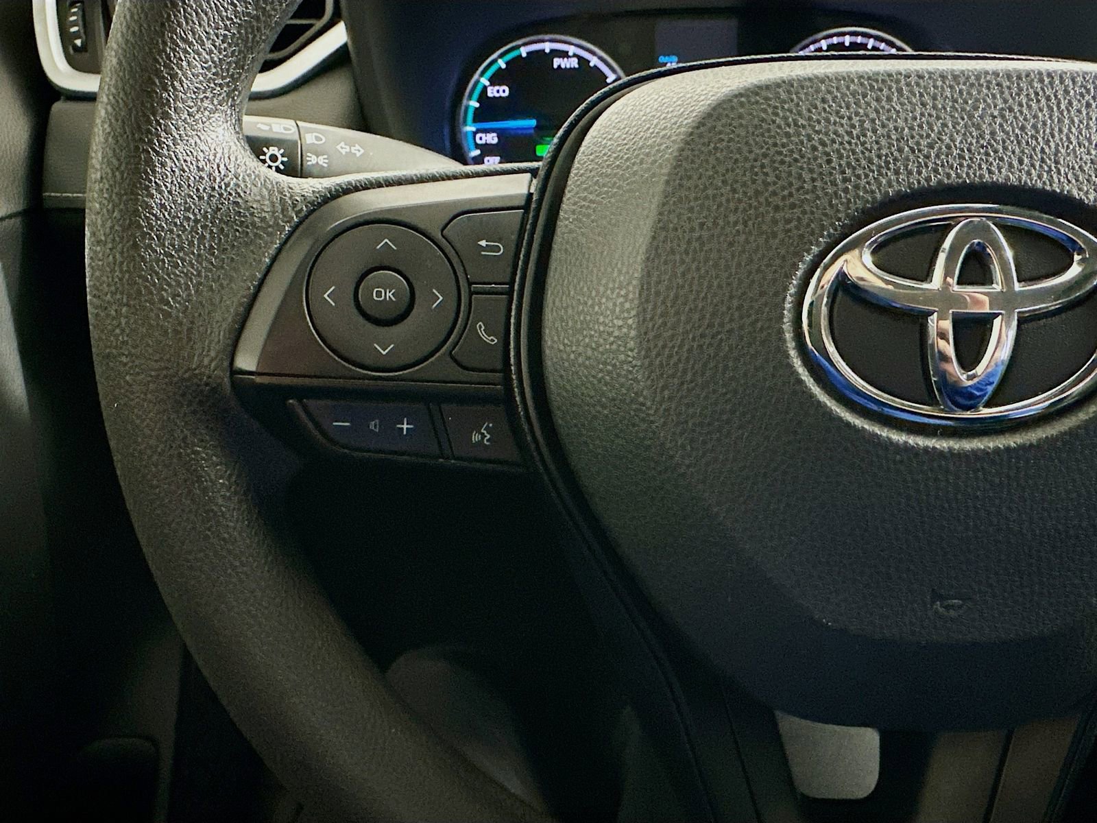 Used 2021 Toyota RAV4 LE AWD/4WD image 43