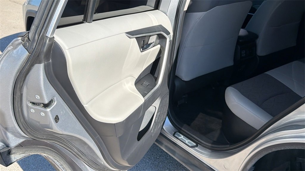 Certified 2021 Toyota RAV4 XLE image 22