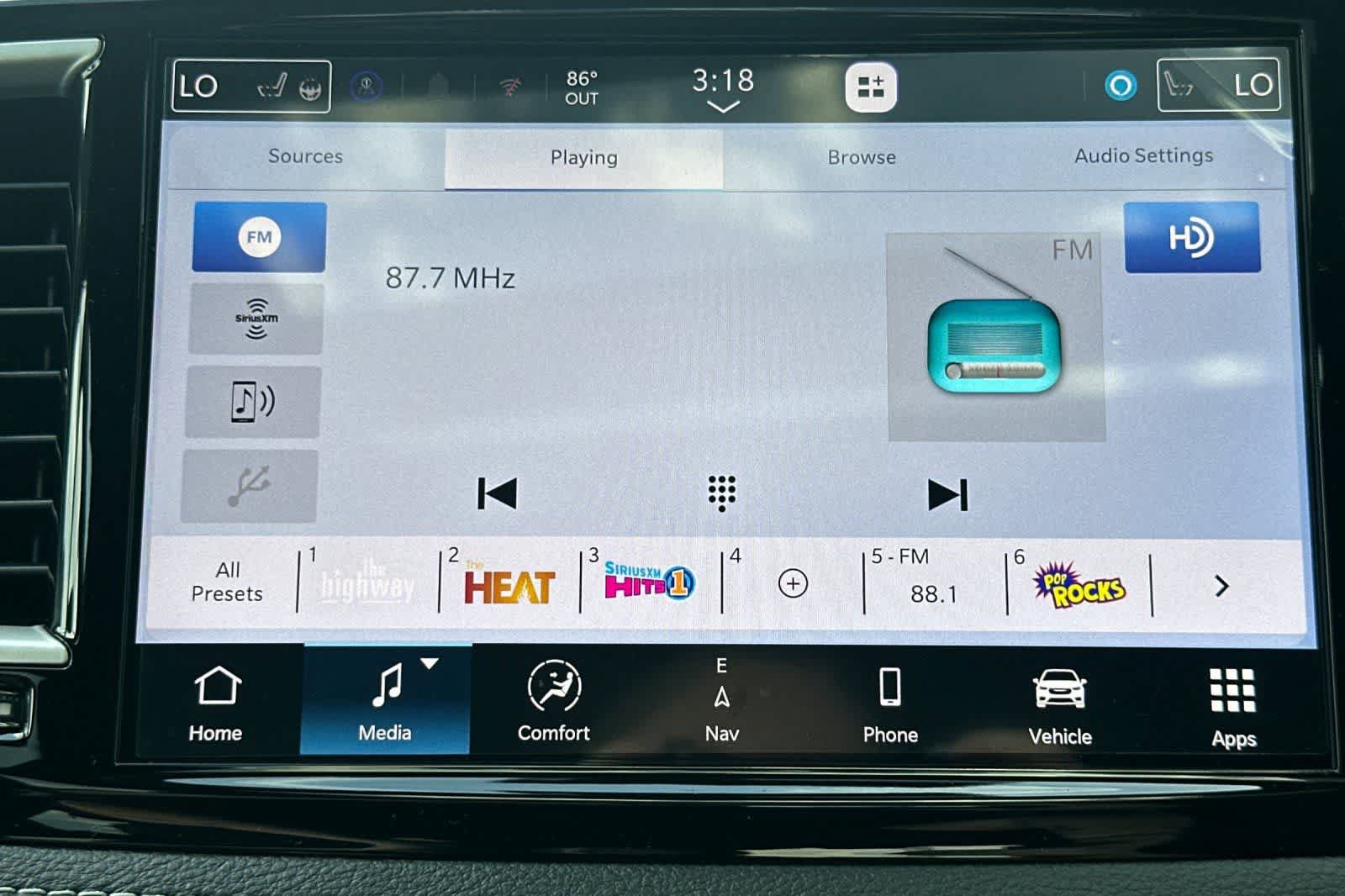 New 2027 Chrysler Pacifica Select w/ Family Tech Group AWD/4WD image 21