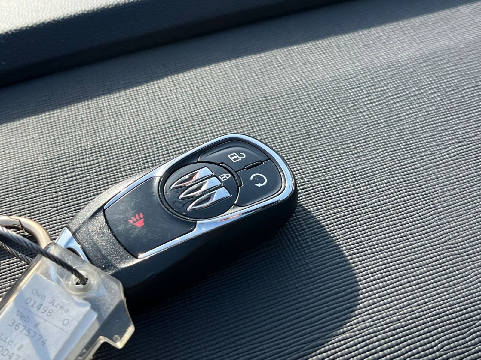 Used 2025 Buick Envista Sport Touring image 22