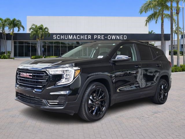 Used 2023 GMC Terrain SLE w/ Driver Convenience Package AWD/4WD image 3