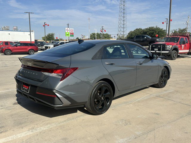 Used 2026 Hyundai Elantra Sport FWD image 7