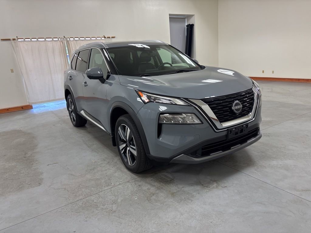 Used 2023 Nissan Rogue SL AWD/4WD image 2