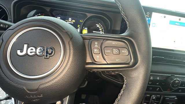 Used 2025 Jeep Wrangler Unlimited Rubicon 4xe w/ Convenience Group image 17