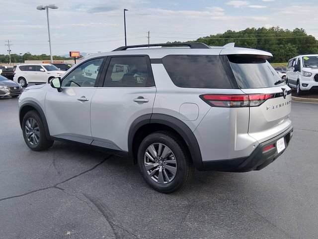 Certified 2024 Nissan Pathfinder SV AWD/4WD image 5