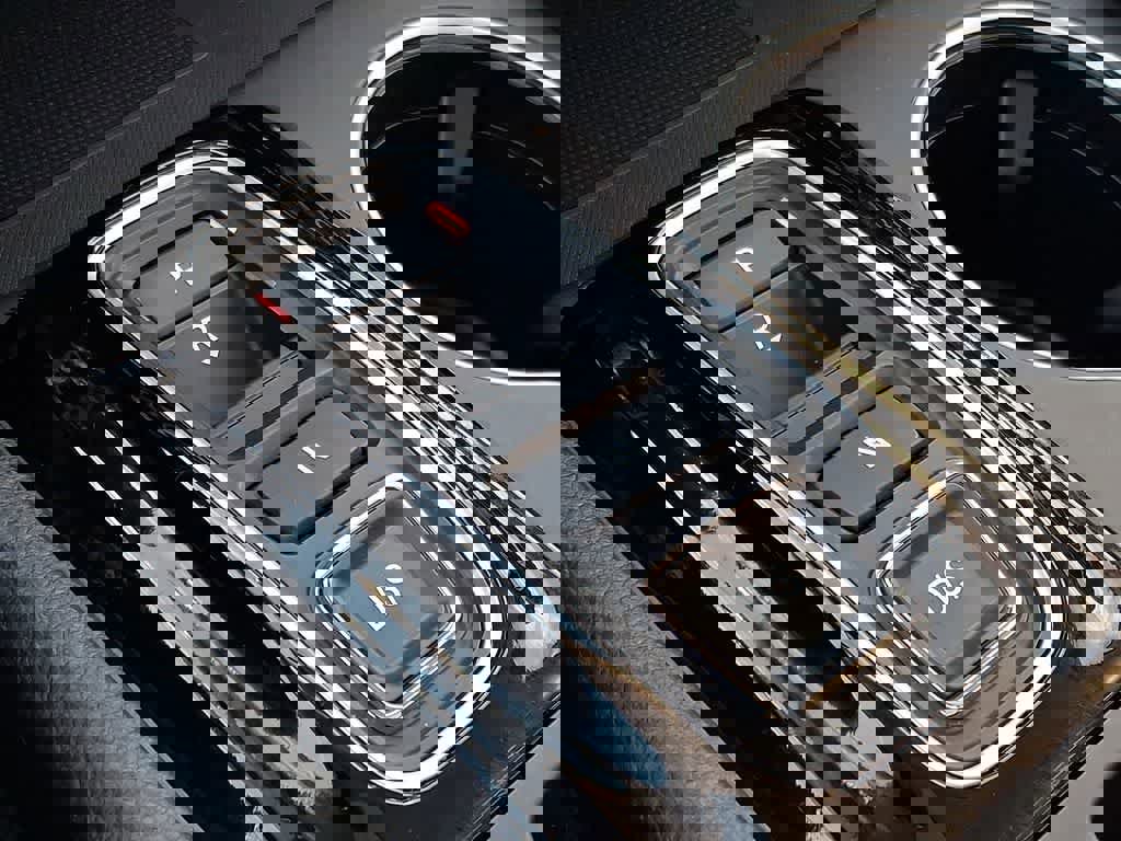 Used 2025 Honda Pilot Elite image 15