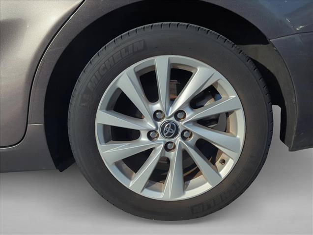 Certified 2021 Toyota Camry LE FWD image 5