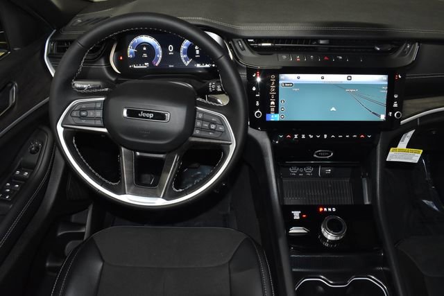 New 2026 Jeep Grand Cherokee Altitude image 12