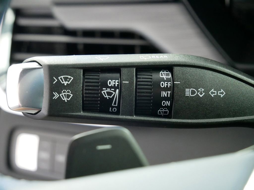 New 2025 GMC Acadia Elevation image 15