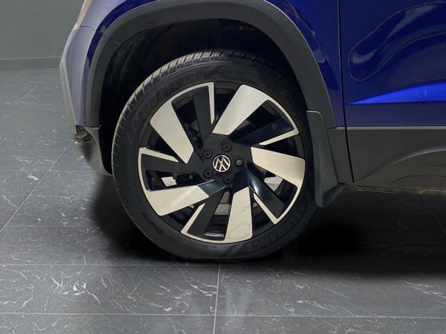 Used 2024 Volkswagen Taos SEL image 33