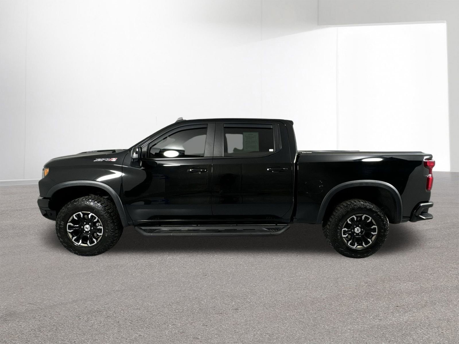 Used 2024 Chevrolet Silverado 1500 ZR2 w/ Technology Package image 30