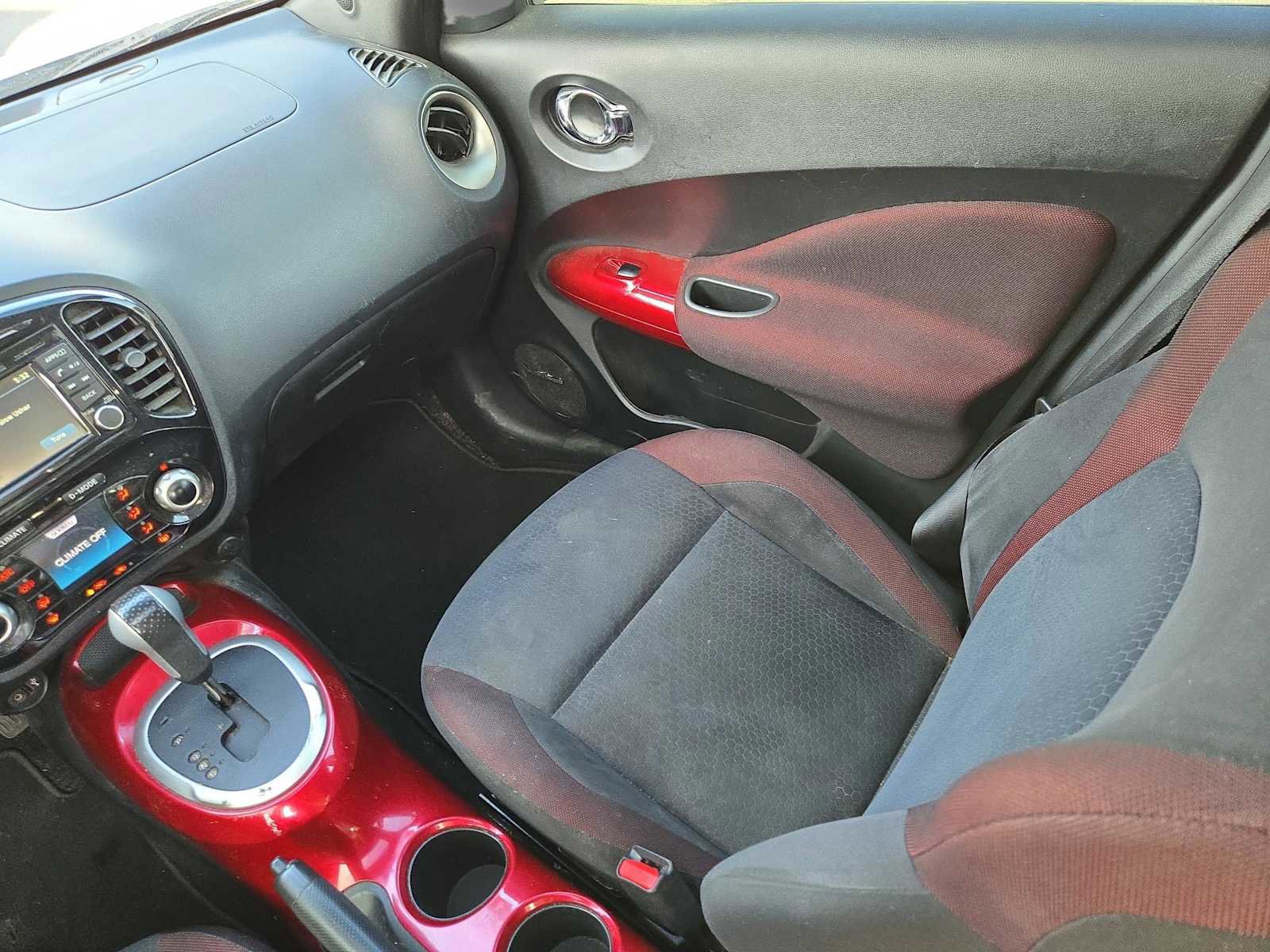Used 2014 Nissan Juke SV w/ Navigation Package FWD image 17