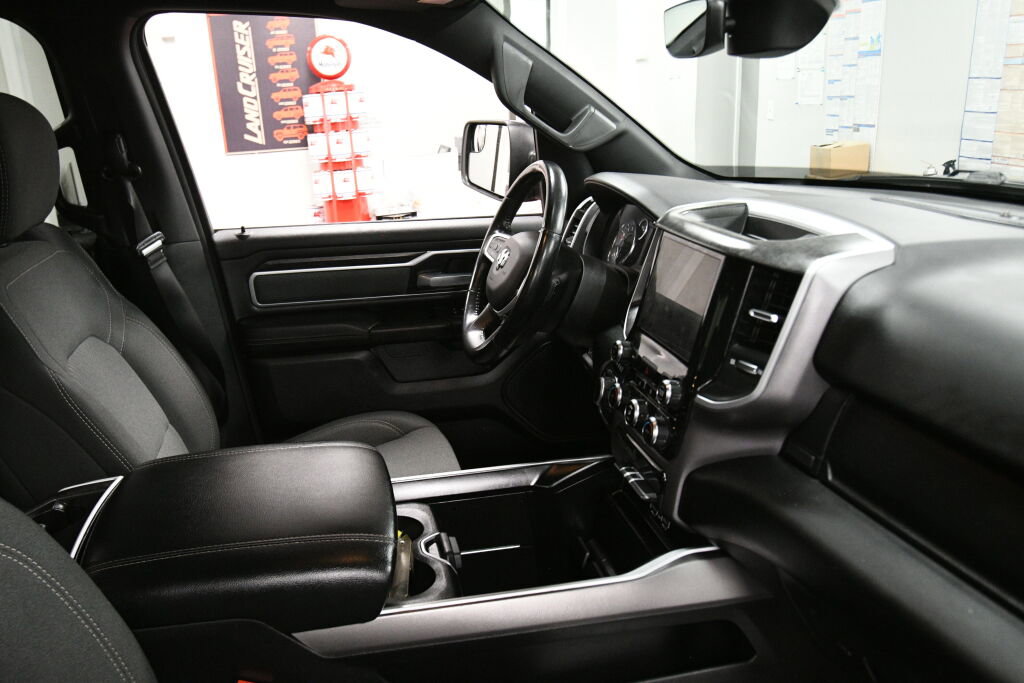 Used 2023 RAM 1500 Big Horn AWD/4WD image 29