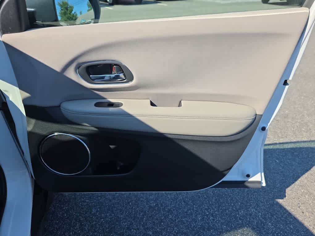Used 2018 Honda HR-V EX image 27