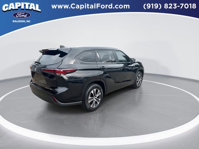 Used 2024 Toyota Highlander XLE image 8