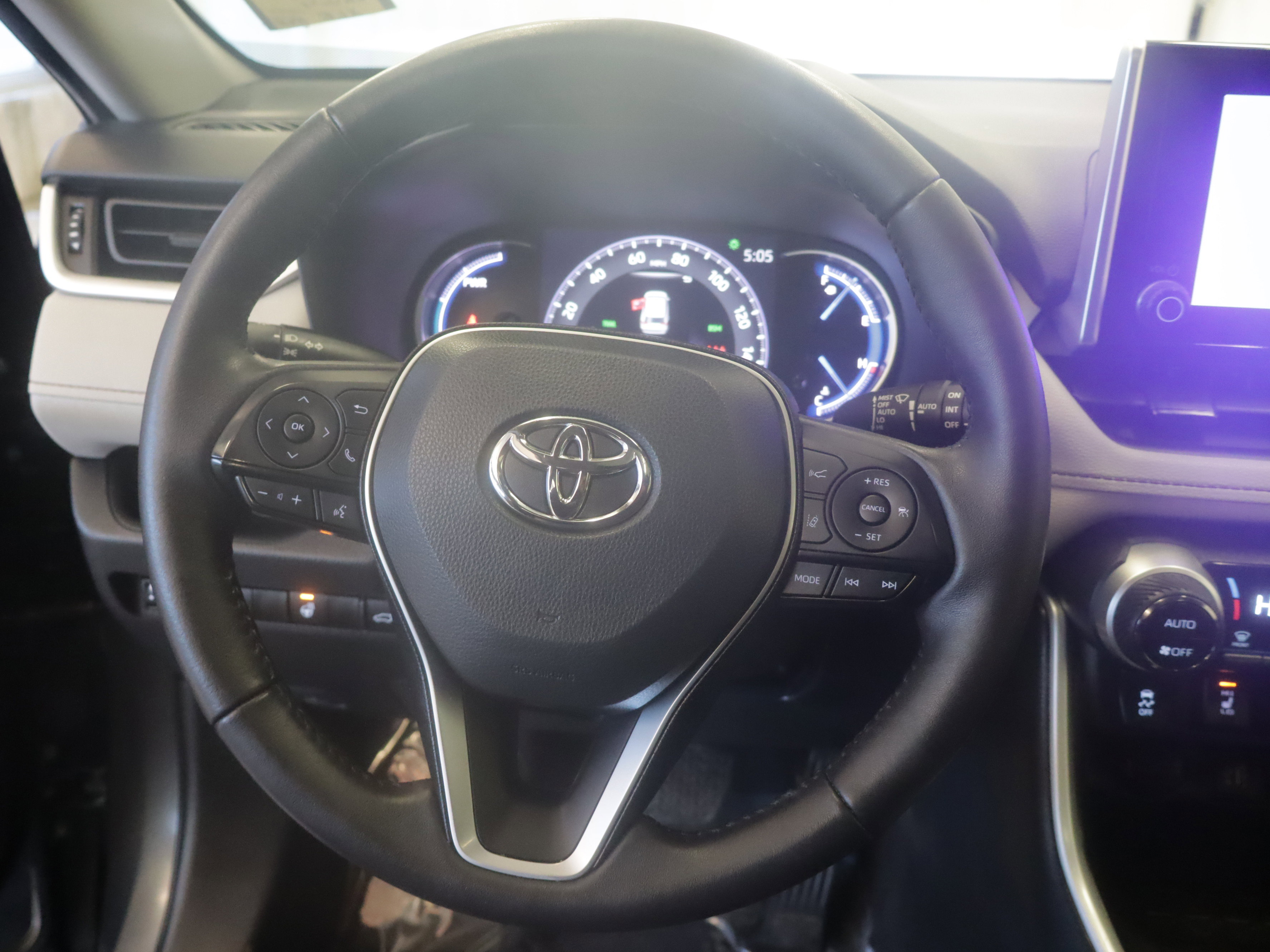 Certified 2024 Toyota RAV4 XLE w/ Convenience Package image 6