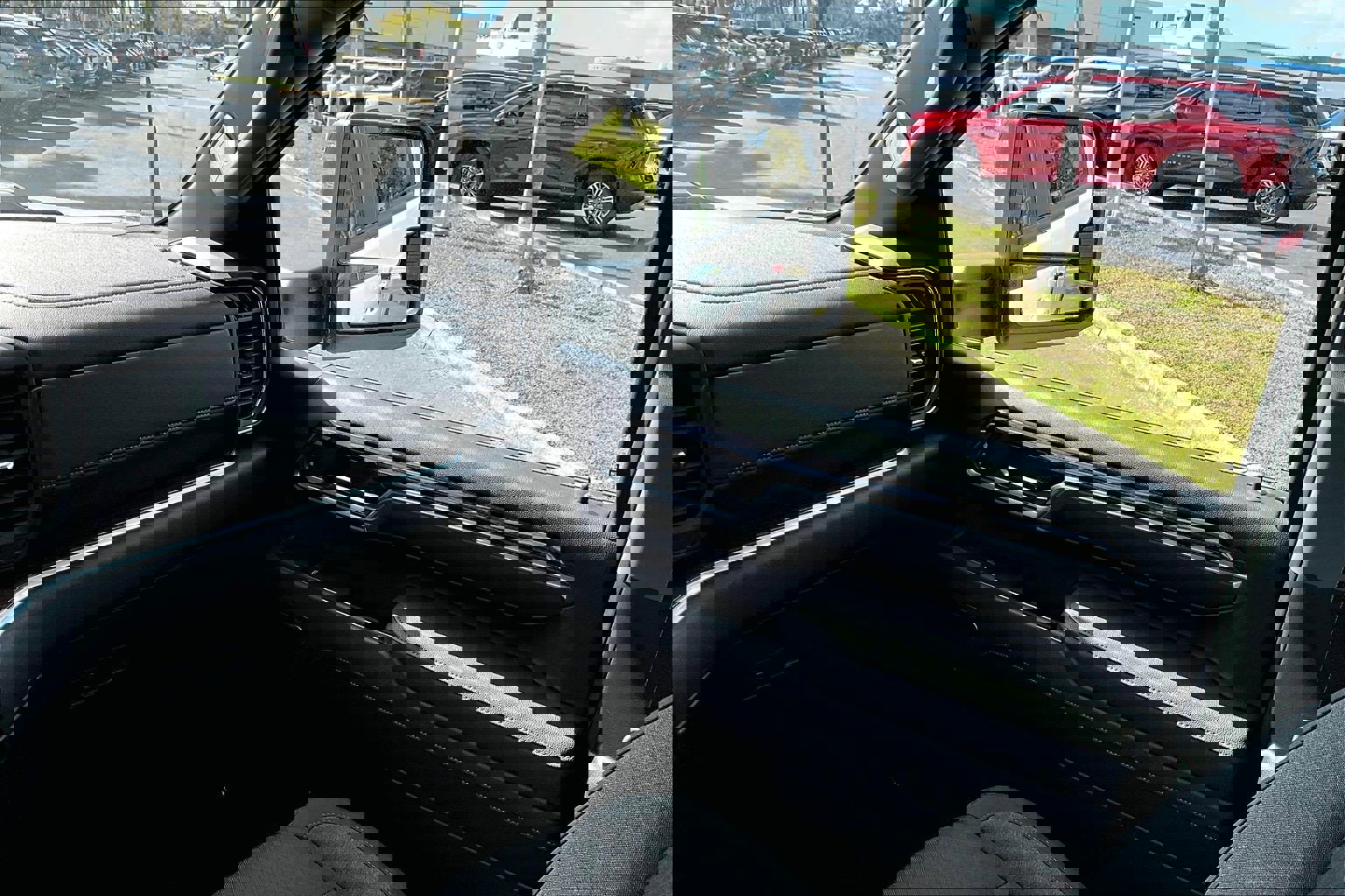 Certified 2025 Chevrolet Silverado 2500 LT w/ Convenience Package image 16