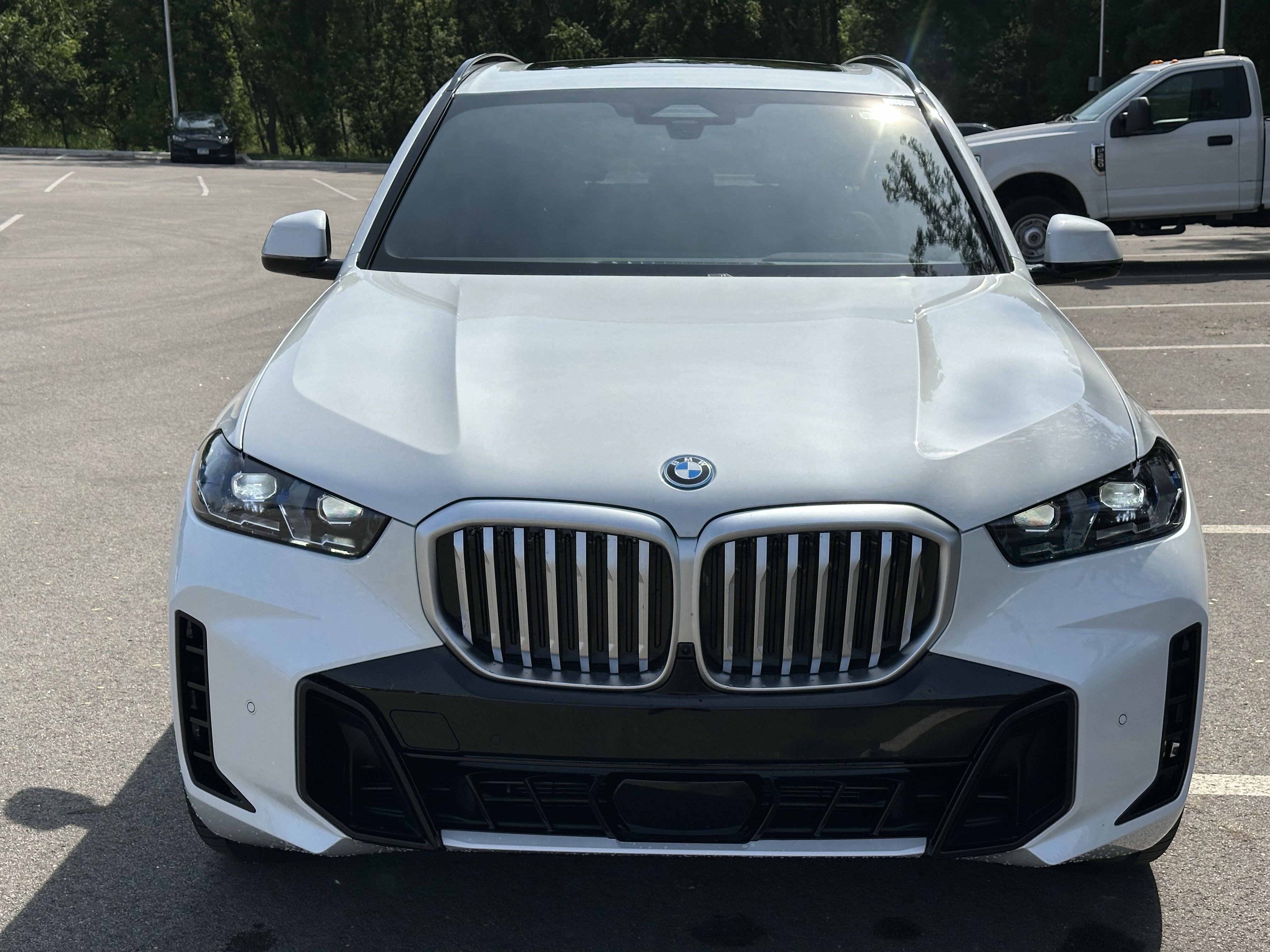 New 2026 BMW X5 xDrive50e w/ M Sport Package image 2