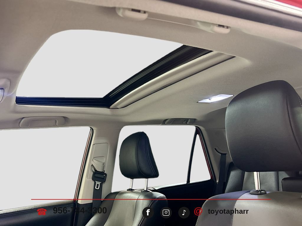 Used 2024 Toyota 4Runner SR5 Premium w/ Moonroof Package RWD image 21