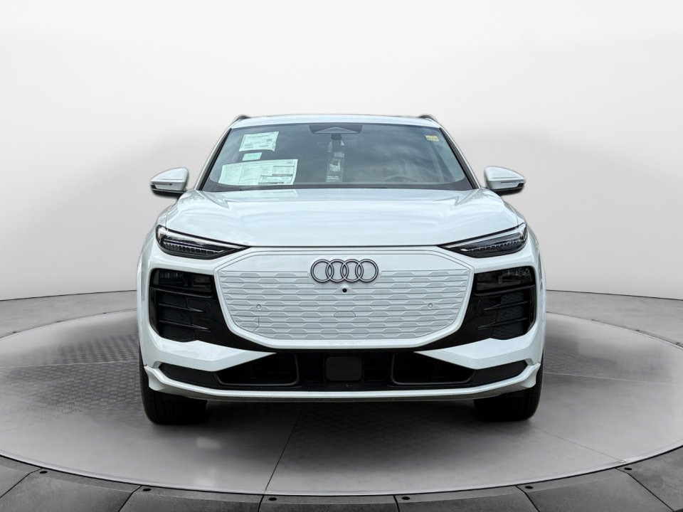 New 2025 Audi Q6 e-tron Premium Plus image 2
