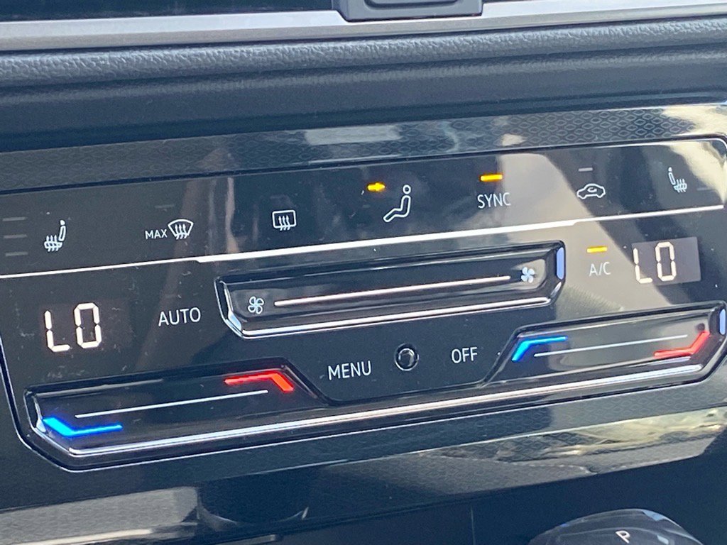 New 2025 Volkswagen Taos SE image 7