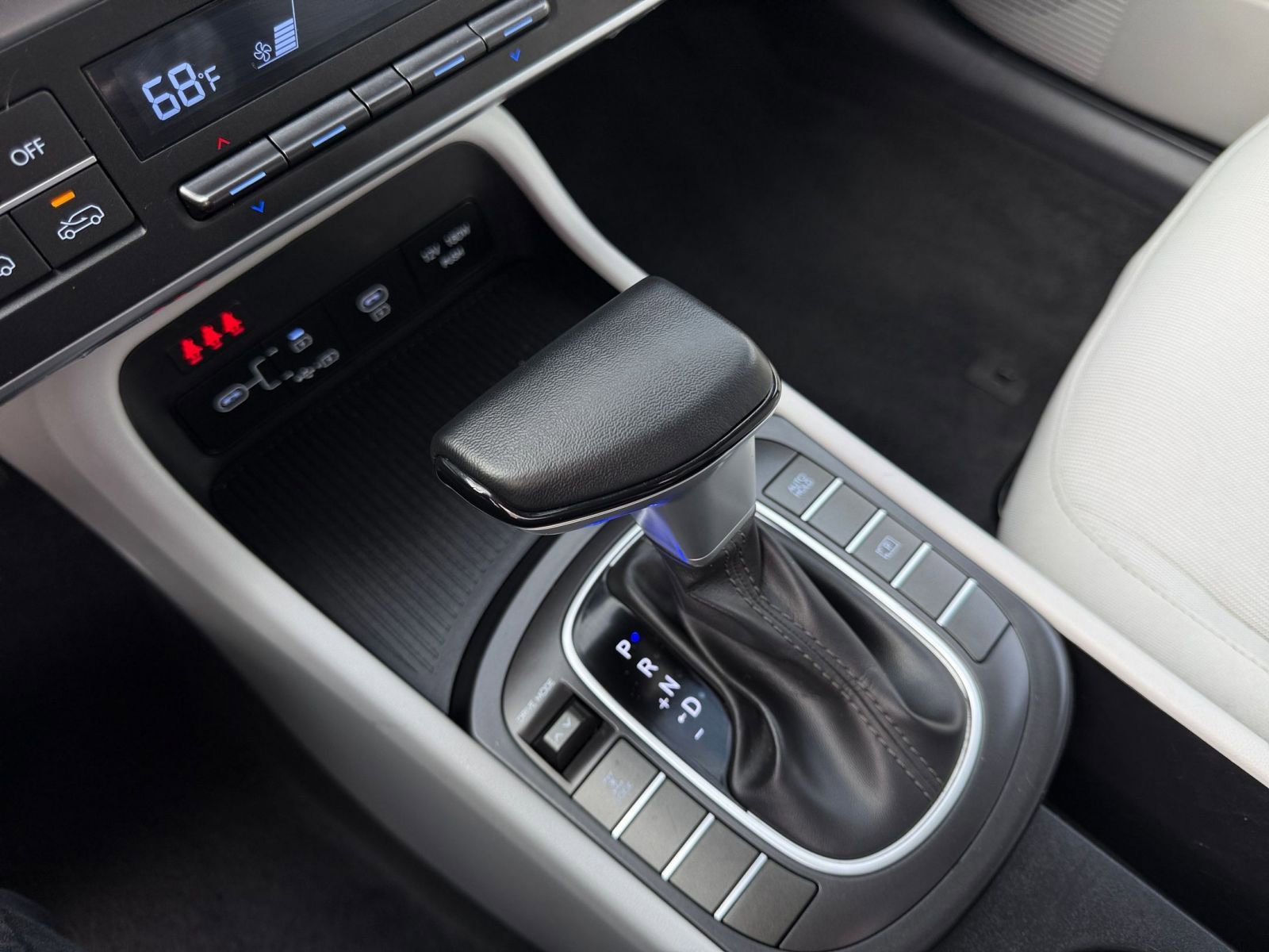 Used 2025 Hyundai Kona SEL image 41