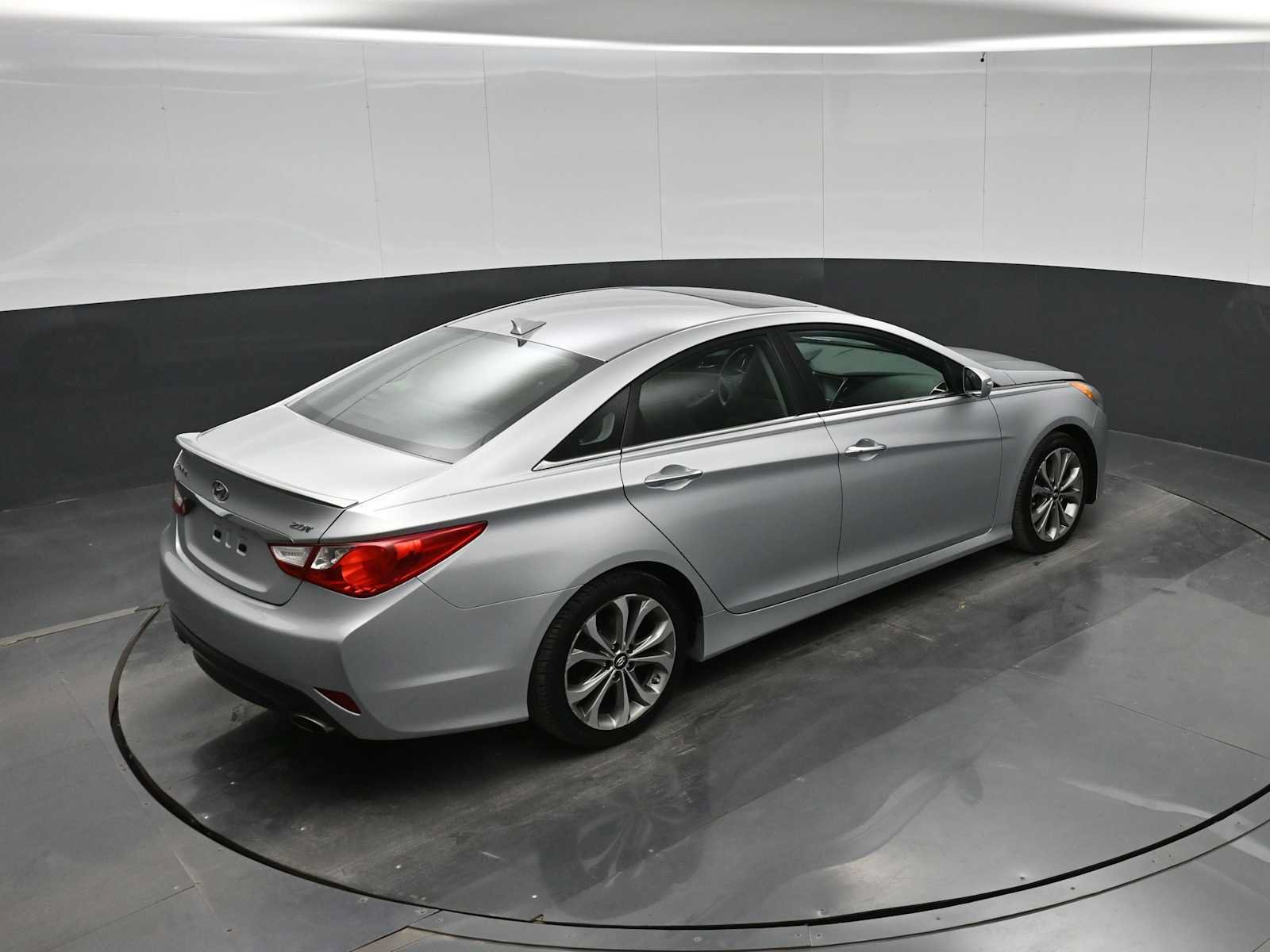 Used 2014 Hyundai Sonata SE w/ Premium Package 03 FWD image 32
