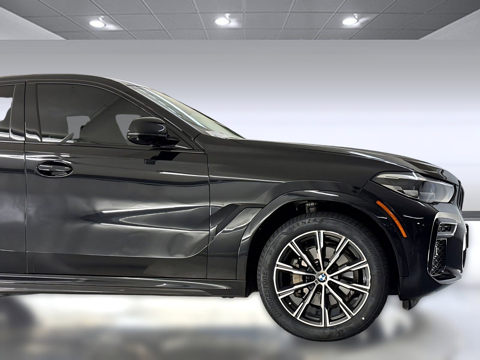 Used 2023 BMW X6 xDrive40i w/ M Sport Package AWD/4WD image 36