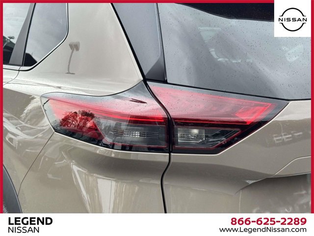 Certified 2024 Nissan Rogue SV image 43