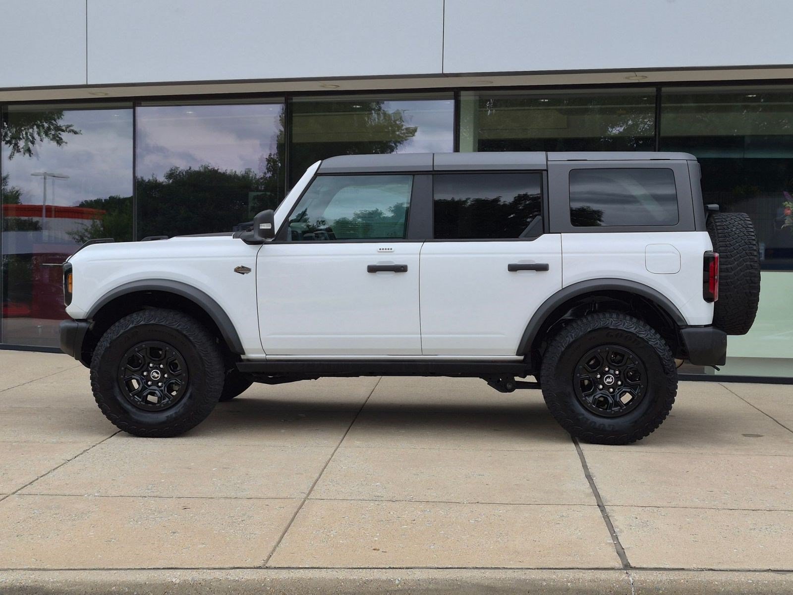 Used 2023 Ford Bronco Wildtrak AWD/4WD image 2