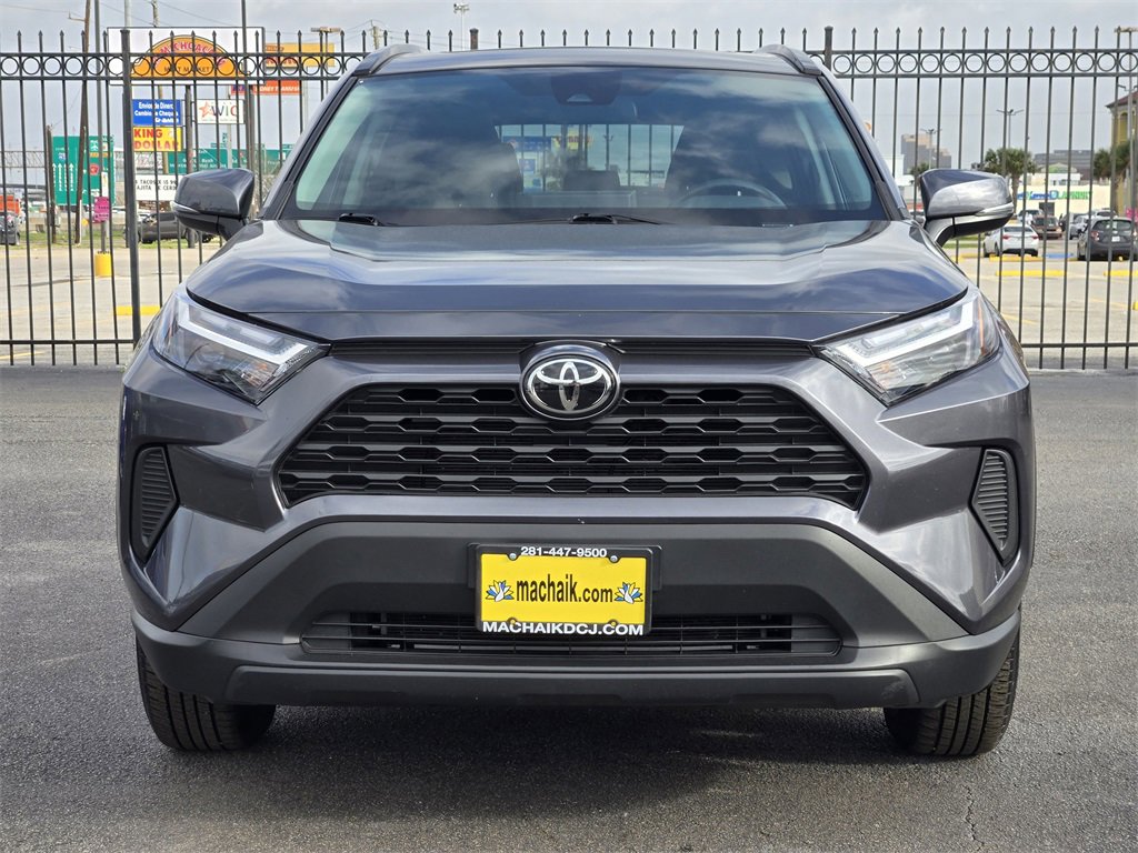 Used 2025 Toyota RAV4 XLE w/ Convenience Package image 2
