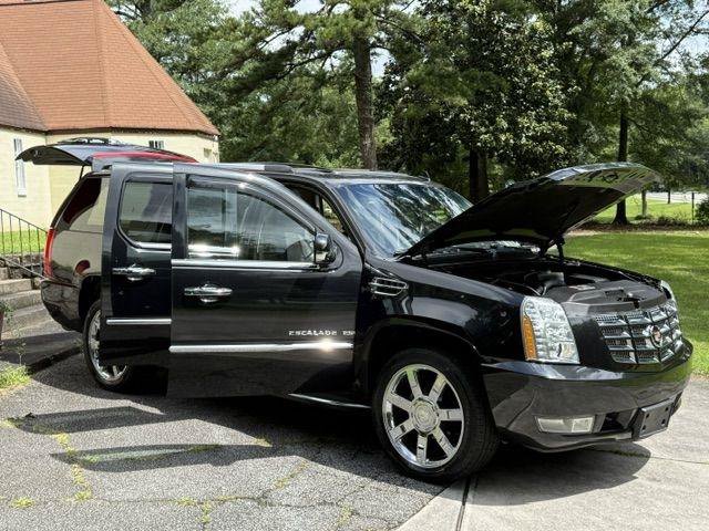 Used 2013 Cadillac Escalade ESV Luxury AWD/4WD image 36