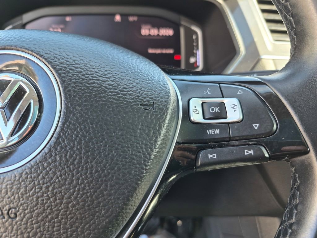 Used 2019 Volkswagen Tiguan SEL Premium w/ 3rd Row Seat Package image 17