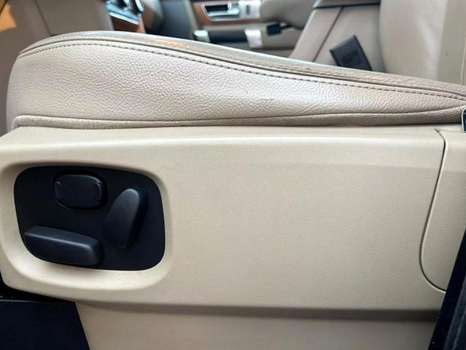 Used 2016 Land Rover LR4 HSE image 34