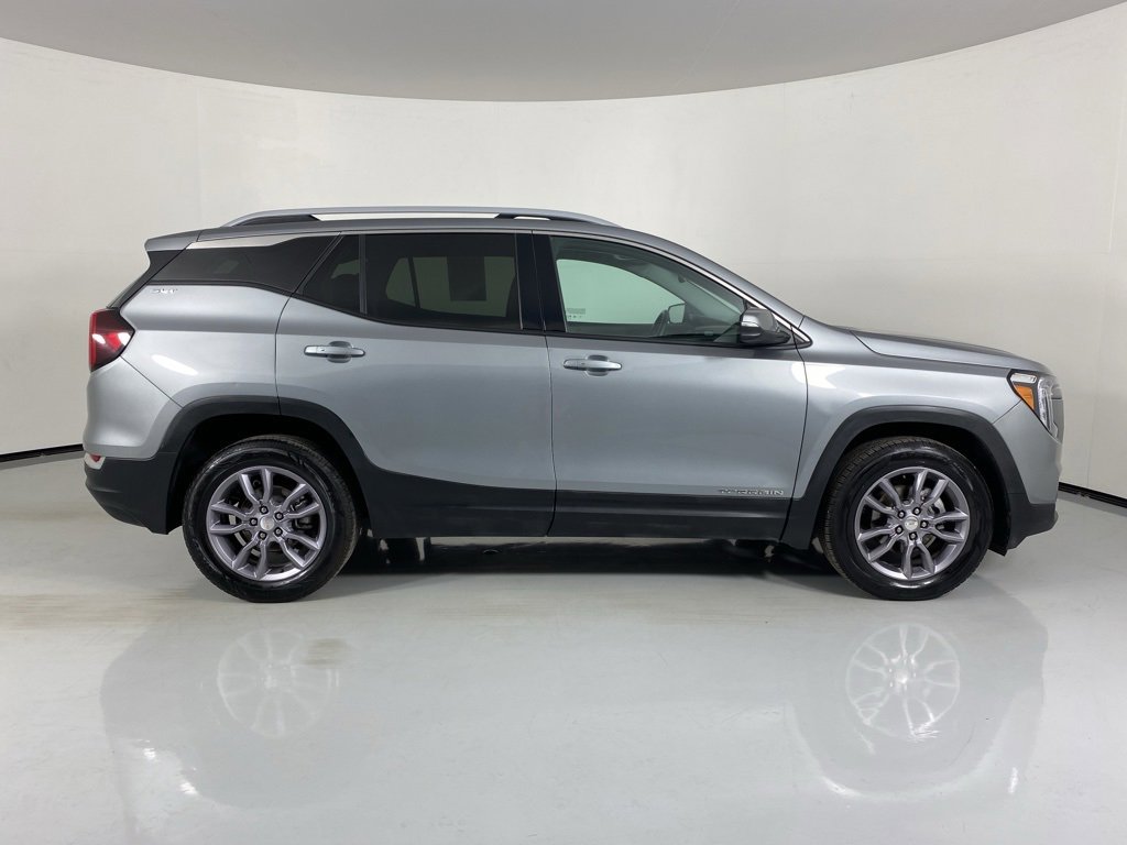 Used 2023 GMC Terrain SLT image 8