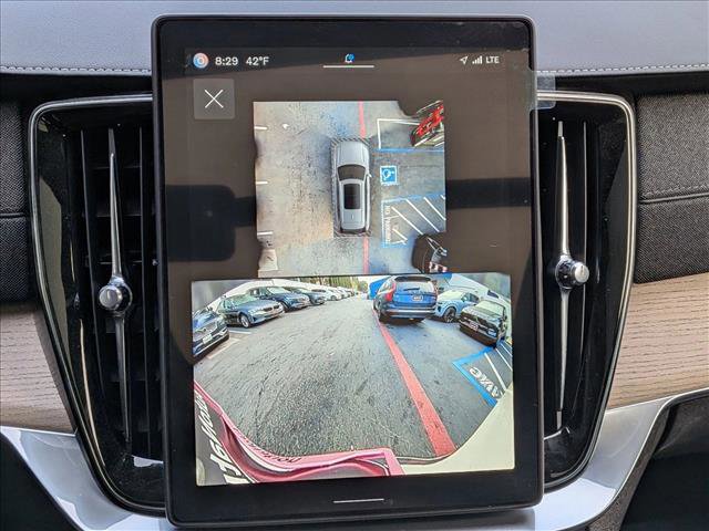 Certified 2025 Volvo XC90 B6 Plus w/ Protection Package Premier image 18