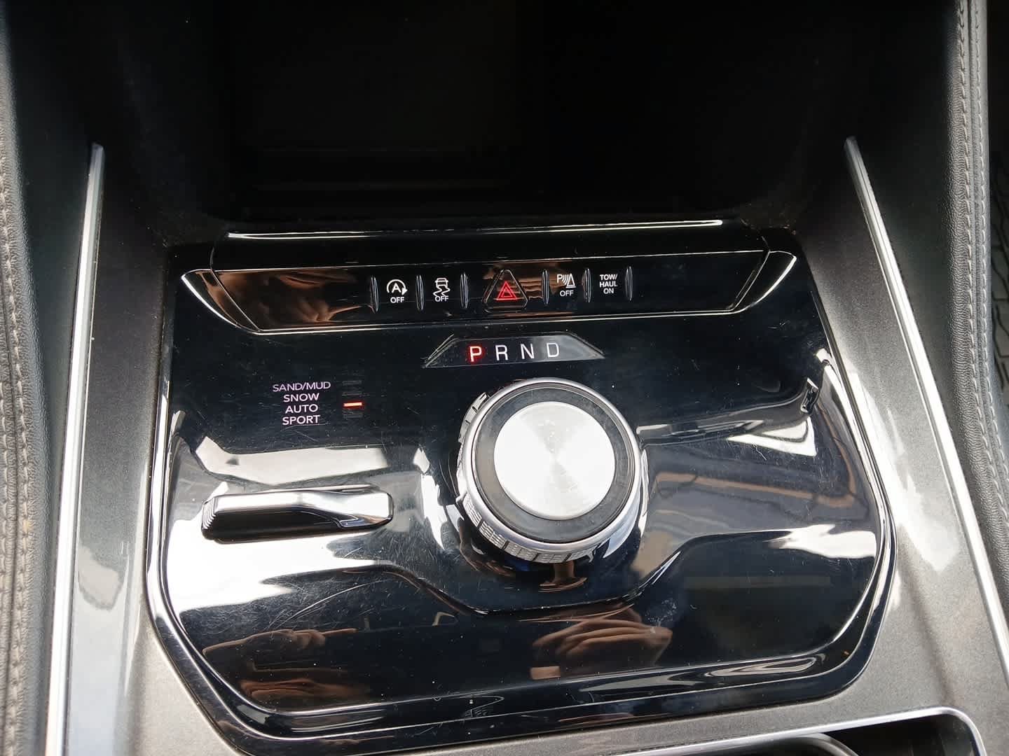 Used 2024 Jeep Wagoneer 4WD image 32