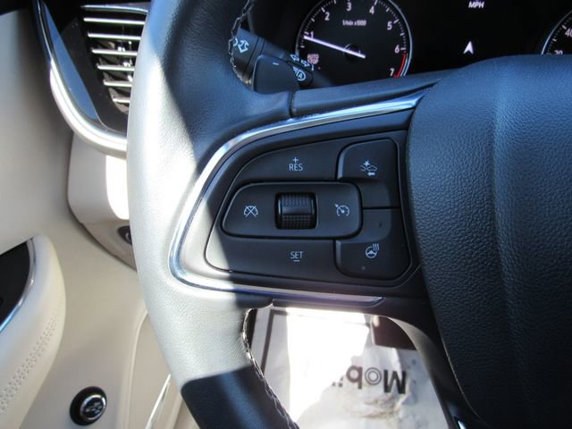 Used 2022 Buick Envision Avenir w/ Technology Package II image 17