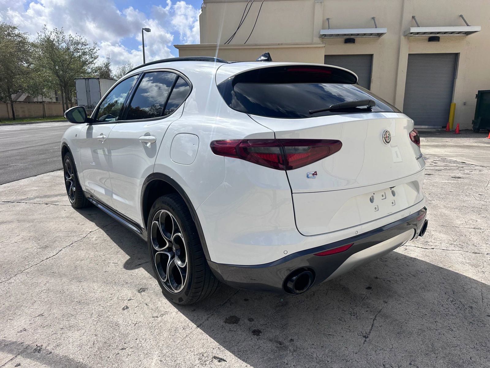 Used 2022 Alfa Romeo Stelvio Ti AWD/4WD image 7