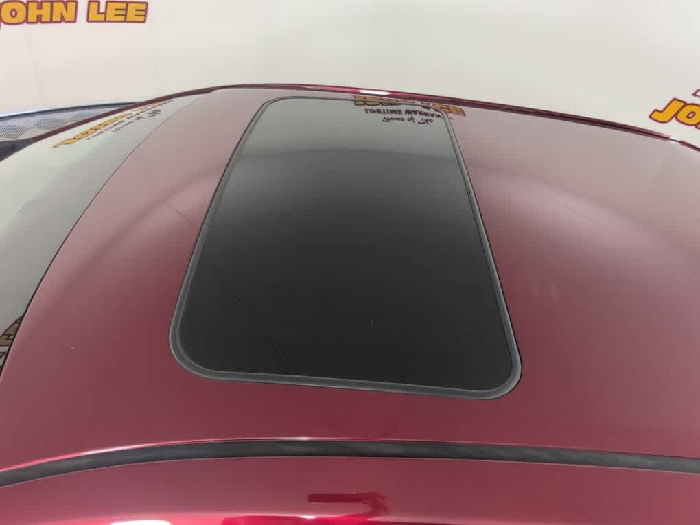 Used 2017 Toyota Camry XLE w/ Moonroof Package FWD image 13