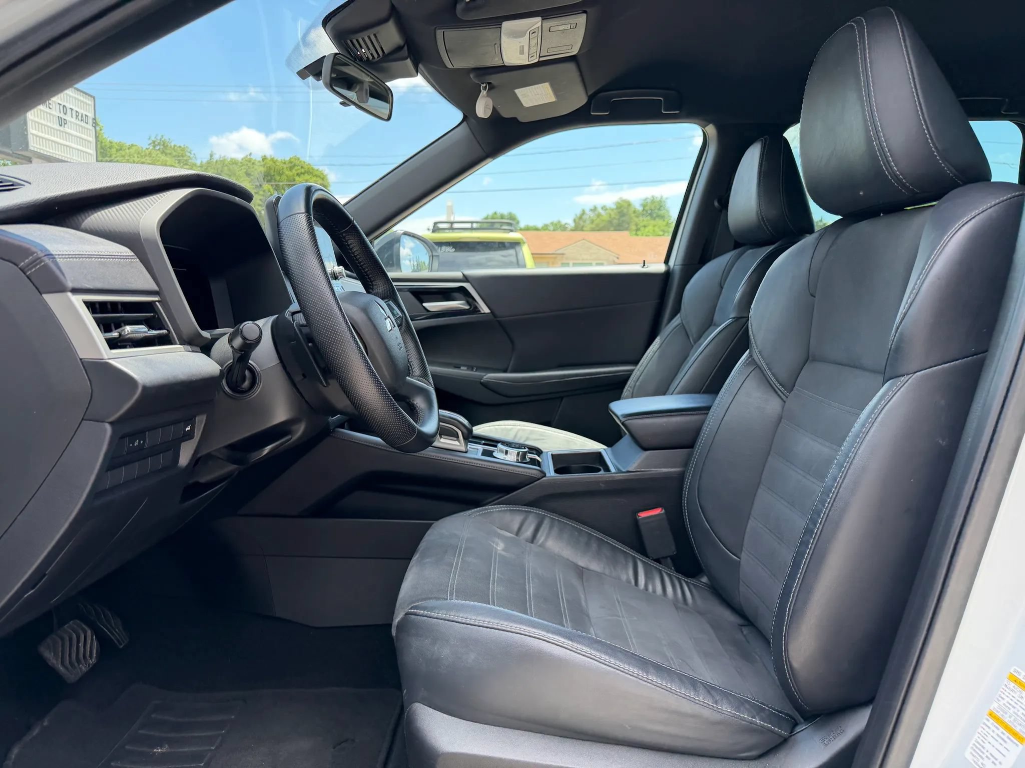 Used 2023 Mitsubishi Outlander SE AWD/4WD image 17