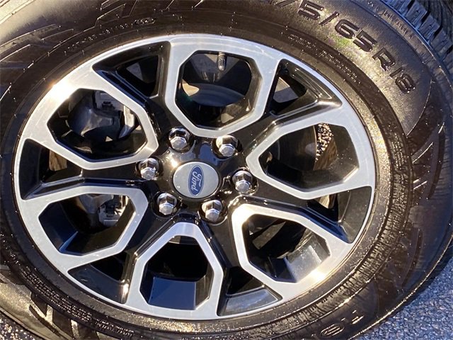 Used 2024 Ford Expedition XLT image 30