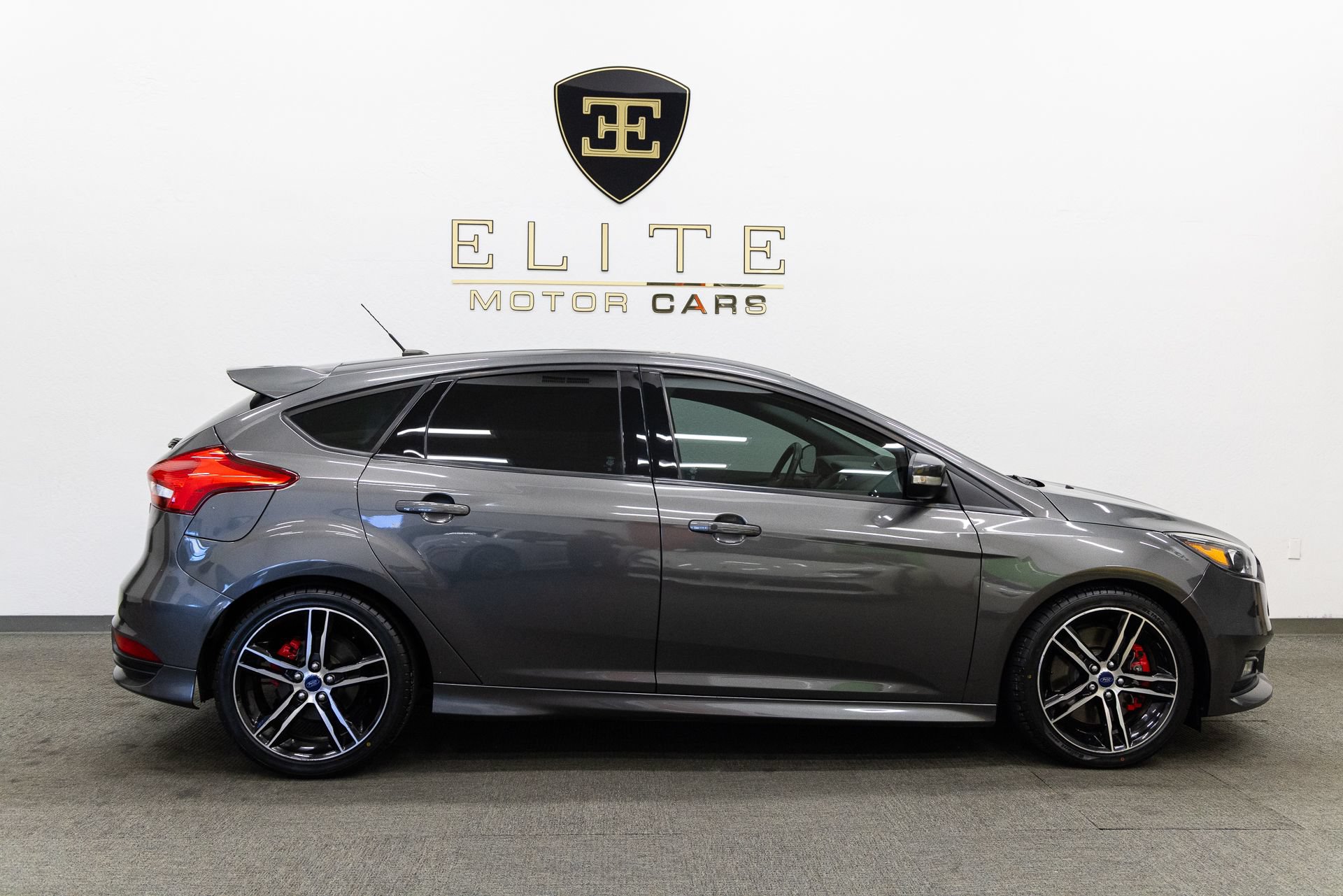 Used 2016 Ford Focus ST w/ Equipment Group 402A FWD image 10