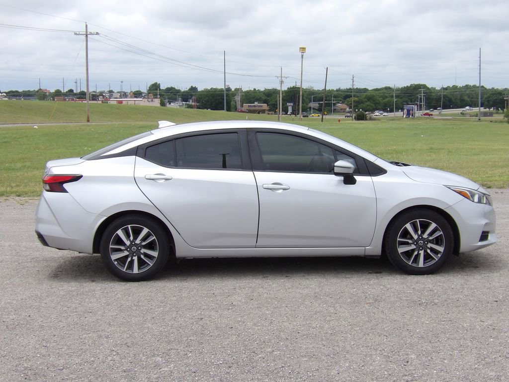 Used 2020 Nissan Versa SV FWD image 5