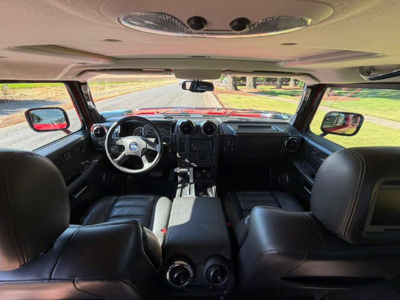Used 2005 HUMMER H2 SUT w/ Preferred Equipment Group AWD/4WD image 22
